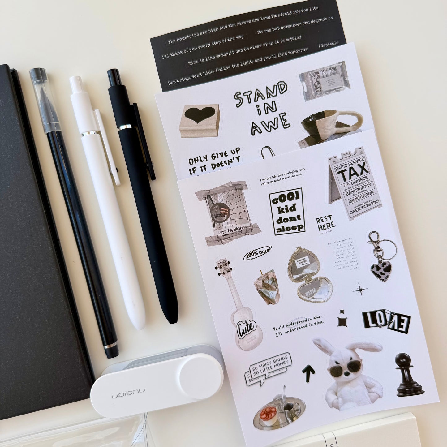 Minimal Black Stationery Set